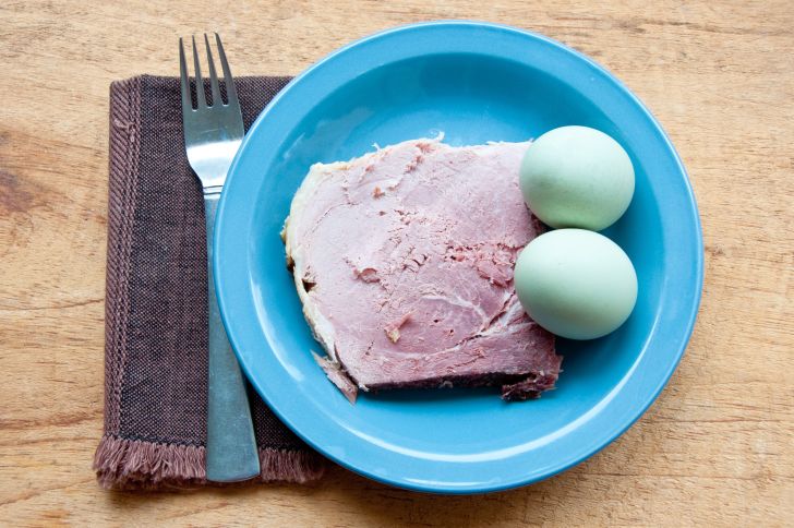 A plate of green eggs and ham