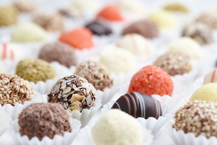 Lightly colored truffles in rows
