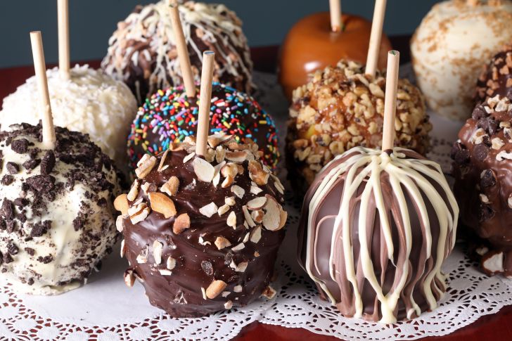 Chocolate-covered apples