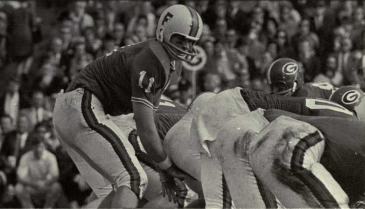 Steve Spurrier playing quarterback in 1966, the year he won the Heisman Trophy.
