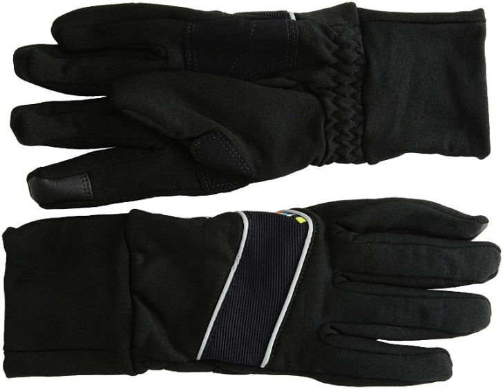 A look at a pair of Smartwool PHD insulated gloves that are used for running