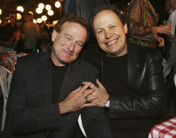 Actors Robin Williams (L) and Billy Crystal pose at the afterparty for the premiere of Columbia Picture's 'RV' on April 23, 2006 in Los Angeles, California