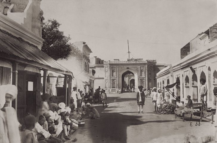 A black and white photo of Jaipur from 1875