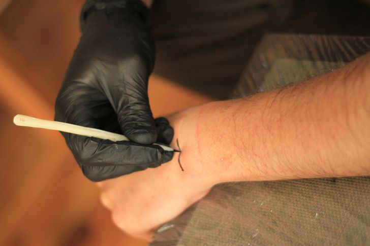 attooing human skin using bone tools for an experimental archaeological evaluation