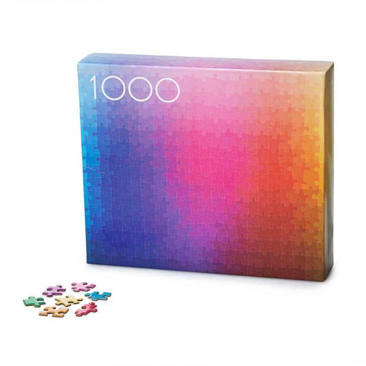 Box of a jigsaw puzzle.