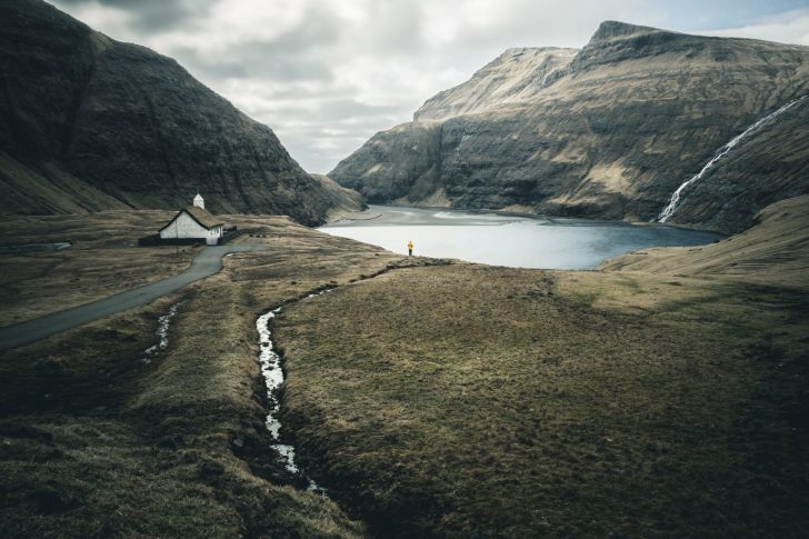 German photography community EyeEm has announced 100 finalists for their 2017 photo contest, including 20 shots of the great outdoors.