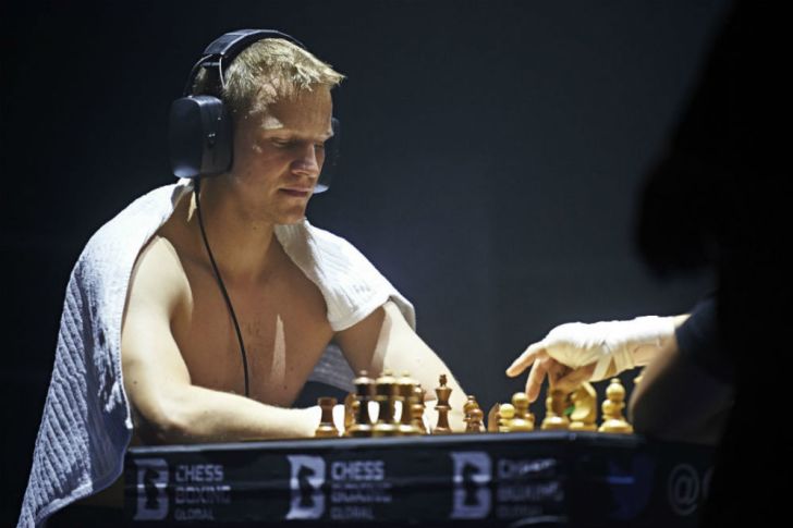 A chessboxer wonders what to do next