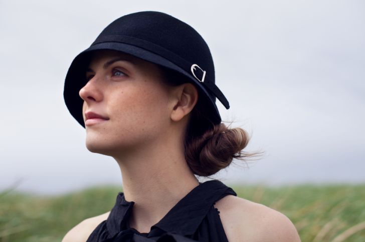 Woman wearing a cloche hat