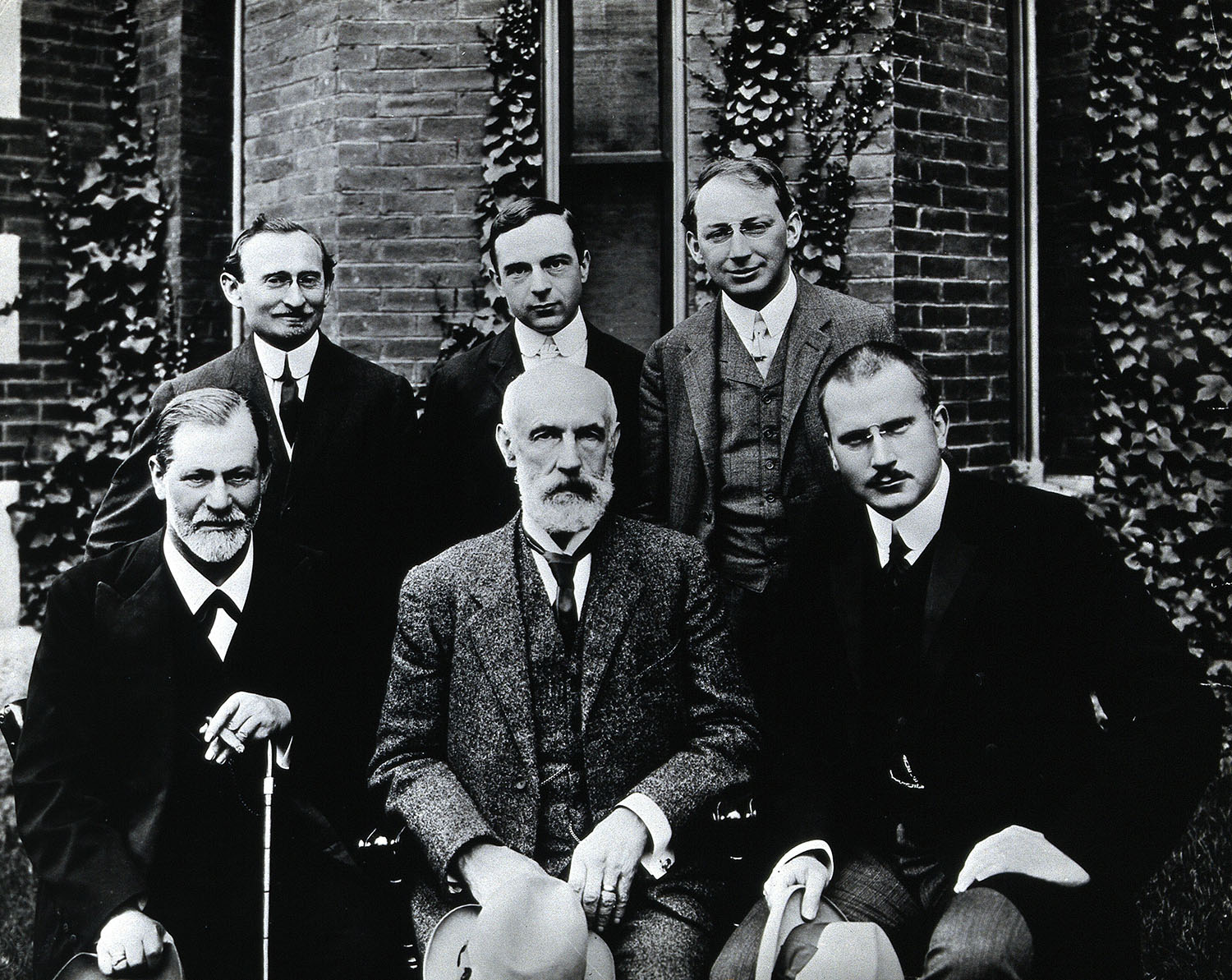 Photo of Sigmund Freud, Stanley Hall, Carl Gustav Jung, Abraham Arden Brill, Ernest Jones and Sándor Ferenczi at Clark University in 1909